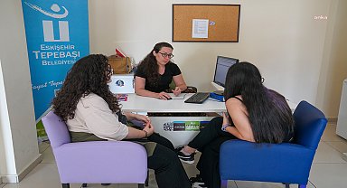 Tepebaşı Belediyesi, gençleri tercih döneminde de yalnız bırakmıyor