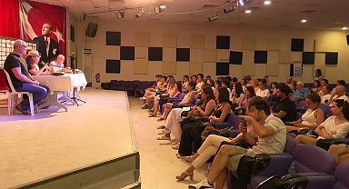 Tunç Soyer 16. Tiyatro Buluşması'nda konuştu: "Tarih boyunca ezenler de kaybetmeyi yaşamış. Hiç merak etmeyin"