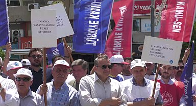 Türkiye Kamu Sen İzmir'den hükümete zam tepkisi: "En düşük işçi maaşı ile en düşük memur maaşı eşitlenmemiş, var olan adaletsizlik devam ettirilmiştir"