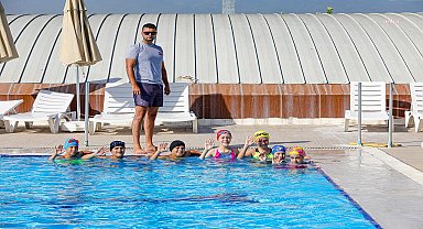 Yaz sıcaklarında Bayraklı'da serinleten eğitim 