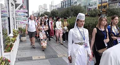 '2. Uluslararası Esenyurt Halk Dansları Müzik ve Sanat Festivali' başladı