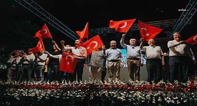 Adanalılar, 30 Ağustos Zafer Bayramı'nı coşkuyla kutladı