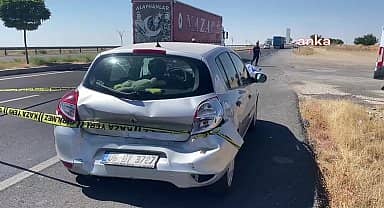 Ankara-Aksaray yolunda emniyet şeridine aracını park eden sürücü arkadan gelen kamyonetin çarpması sonucu hayatını kaybetti