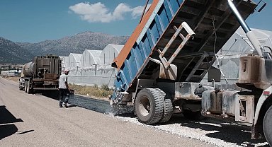 Antalya Büyükşehir Belediyesi, Elmalı Salur Mahallesi'nin yollarını yeniliyor