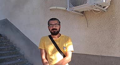 Artvin Ardanuç'ta mahalleye açılan ulusal marketin internet kablolarını kestiği, apartman sakinlerinin mağdur olduğu iddia edildi