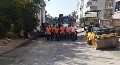 Atakum Belediyesi ekipleri, yol çalışmalarında hız kesmiyor