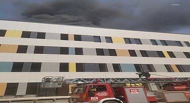 Aydın Büyükşehir Belediyesi İtfaiyesi, İnşaatı devam eden Şehir Hastanesi'nde çıkan yangını söndürdü