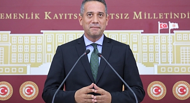 Başarır'dan Cumhurbaşkanı Erdoğan'a: “Seni seven, öven, şarkı yapan mutlaka birilerini bir yere getiriyorsun” 