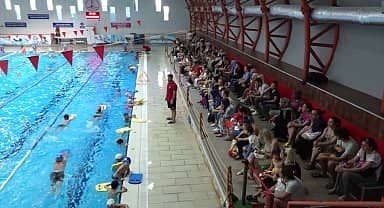 Başkan Tugay: "Ayda 1100 çocuğumuza yüzme öğretiyoruz"