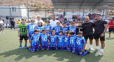 Bayraklı Belediyesi'nin Cumhuriyet'in 100. yılı onuruna düzenlediği futbol turnuvası sona erdi