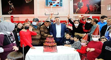 Bayraklı Belediyesi'nin engelli vatandaşlara desteği sürüyor