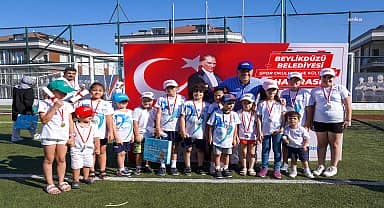 Beylikdüzü Belediye Başkanı Mehmet Murat Çalık: "Kendinizi geliştirmekten asla vazgeçmeyin"