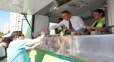 Beylikdüzü'nde 18 bin kişiye aşure ikram edildi