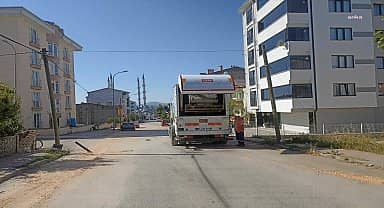 Bilecik Belediyesi kentteki çöp konteynerlerini yıkıyor