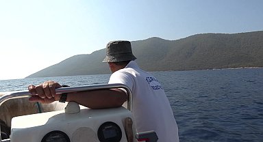 Bodrum Belediyesi, 30 Ağustos dolayısıyla koylarda ve adalarda Türk Bayrağı dalgalandırıyor 