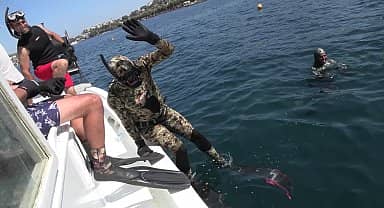 Bodrum Belediyesi'nden Yalıkavak'ta deniz dibi temizliği