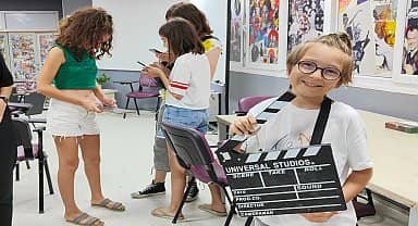 Bornovalı çocuklara film atölyesi