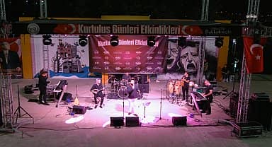Bozüyük'te kurtuluş günleri Konserleri'nde Yunus Emre Sert ve Osman Savaş sevenleriyle buluştu