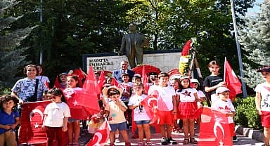 Çankaya'da zafer coşkusu, Atapark'ta düzenlenen törenle başladı