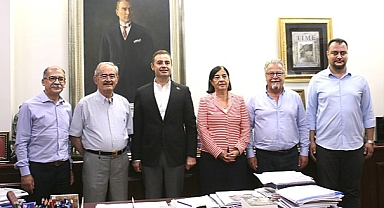 CHP Genel Başkan Yardımcısı Ahmet Akın'dan Yılmaz Büyükerşen'e ziyaret