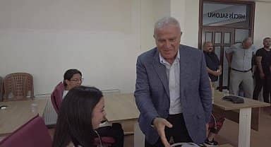 Efeler Belediyesi'nin kitap kafelerinde çalıştılar hayallerine ulaştılar