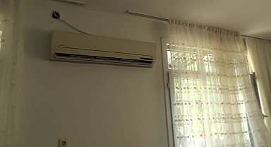 Elektrik kesintilerine tepki gösteren Kadirlili vatandaş: "Vantilatörü açıyorum 1 dakikada kendini oynatamıyor"