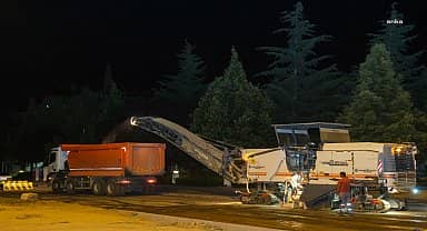 Eskişehir Büyükşehir Belediyesi ekiplerinden gece mesaisi