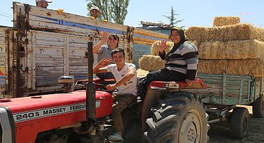 Eskişehir Büyükşehir Belediyesinden üreticilere yonca ve saman desteği