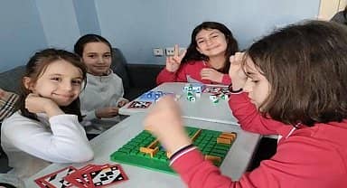 Eskişehir Tepebaşı'nda, akıl ve zeka oyunları atölyesi ile gelişimlerine katkı sağlanıyor