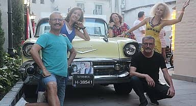 Göksel Arsoy'un 1957 Model Chevrolet'si Konak Belediyesi Sanathane'de sergilendi 