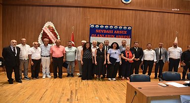 Hatay Arsuz'dan Yılmaz Büyükerşen'e teşekkür plaketi