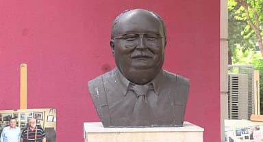 "İzmir Baba" Sancar Maruflu, Konak Belediyesi'nin düzenlediği törenle anıldı