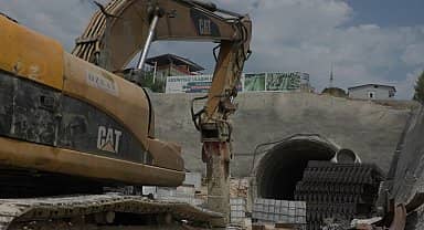 İzmir'de Buca Onat Tüneli Yolu çalışmaları yarılandı