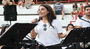 İzmit Belediyesi, Özkan Uğur'u unutulmaz şarkılarıyla andı