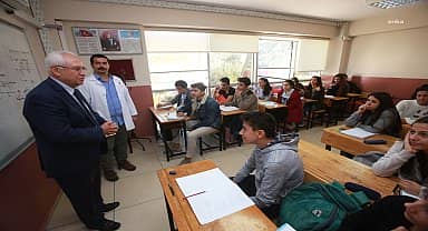 Karabağlar Belediyesi Sosyal Etkinlik Merkezi'nden YKS'de 84'lük başarı oranı