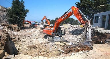 Karabağlar'da Yeşilyurt Pazaryeri için ilk kazma vuruldu