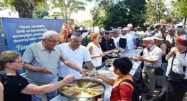 Kdz. Ereğli Belediyesi, 3 bin vatandaşa aşure dağıttı