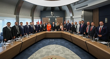 Kılıçdaroğlu, İstanbul İl Başkanı Canan Kaftancıoğlu ve İstanbul ilçe başkanlarını kabul etti