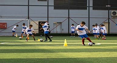 Konak Belediyesi'nin spor kurslarına yoğun ilgi