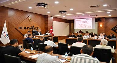 Konyaaltı Belediye Başkanı Esen: "Umarız o özlediğimiz barışçıl siyaset günlerini bir an önce yaşarız"