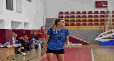 Konyaaltı Kadın Hentbol Takımı hazırlık maçlarında 5'te 5 yaptı