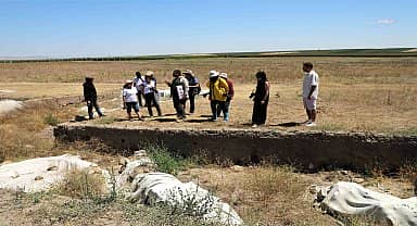 Küllüoba Höyüğü kazısı 27. yılında Eskişehir'de fotoğraf sergisiyle tanıtılacak 
