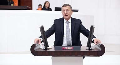 Lütfü Türkkan: “Kim deprem uyarısı gibi hayati bir bildirimin, uyarının önüne geçebiliyor?”