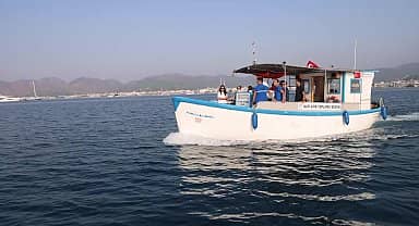 Marmaris Belediye Başkanı Oktay, Cennet Adası'nda atık toplama etkinliğine katıldı: "Maalesef yaşadığımız acılardan hala ders almayan mahlukatlar var"