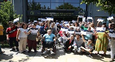 Merkezefendi Belediyesi Engelsiz Yaşam Akademisi'nde karne sevinci