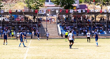 Mersin Büyükşehir Belediyesi'nin düzenlediği Fındıkpınarı futbol turnuvasında birinci tura yükselen takımların kura çekimi yapıldı