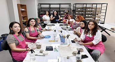 Mersin Büyükşehir Belediyesi'nin Seramik Kursu'na yoğun ilgi