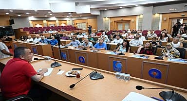 Muhittin Böcek, Antalya Kanaat Önderleri Platformu ile bir araya geldi: "Hedefimiz dönemi kurtarmak olmamalı"