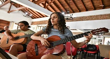 Muratpaşa Belediyesi'nin yaz kursları 5 merkezde devam ediyor 