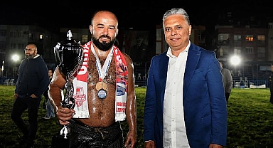 Muratpaşa Belediyespor Başpehlivanı Okulu, 'CW Enerji Türkiye Güreş Ligi' şampiyonu oldu